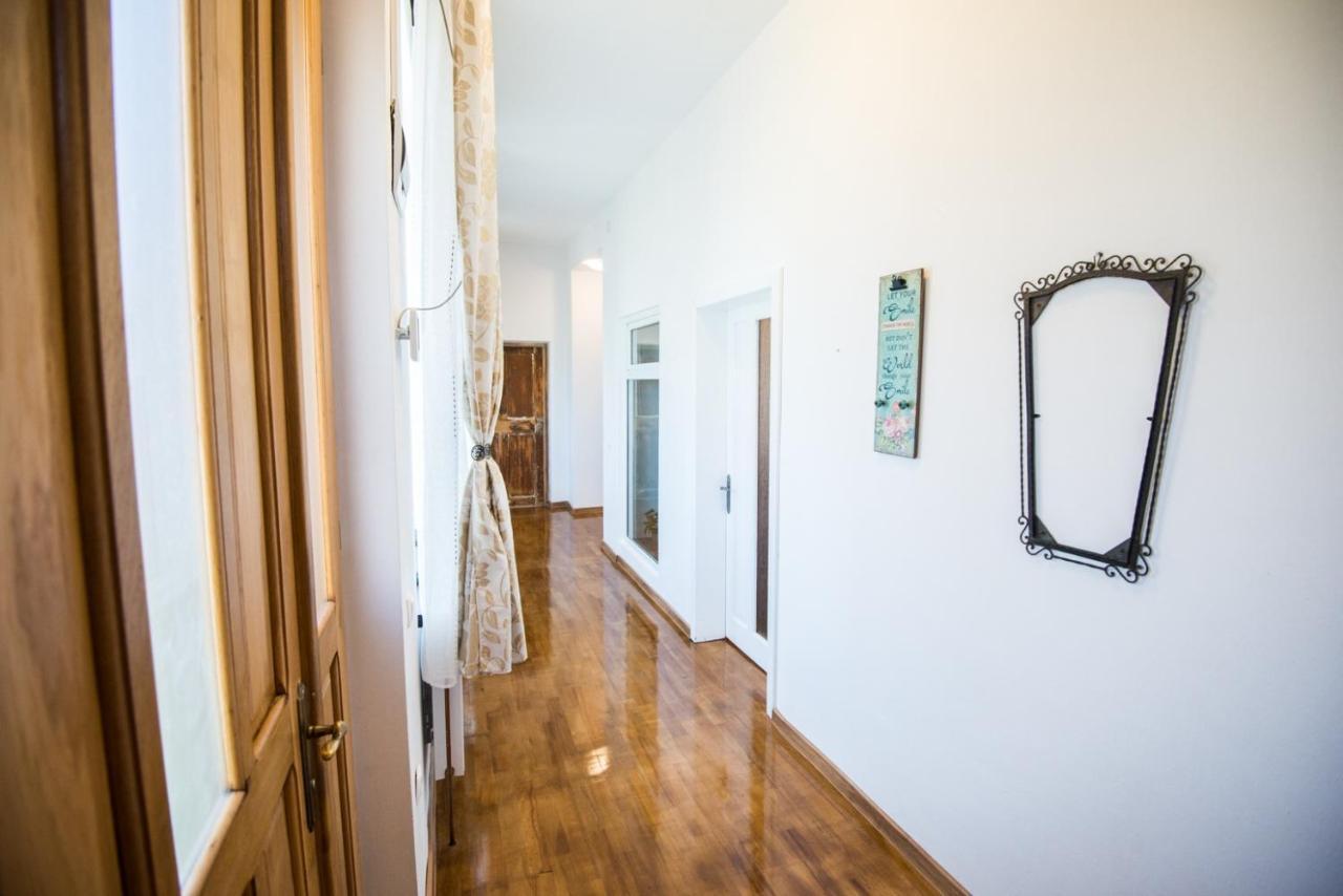 Writer S Street Apartment *